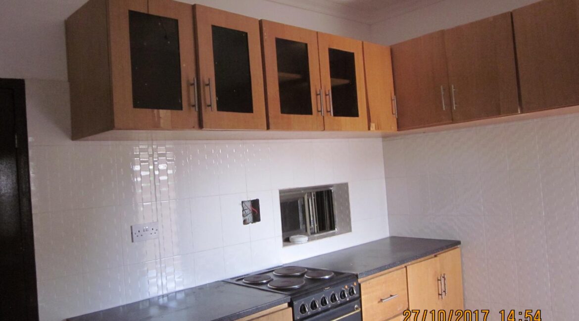Three bedroom house for at Ashaley Botwe e 1