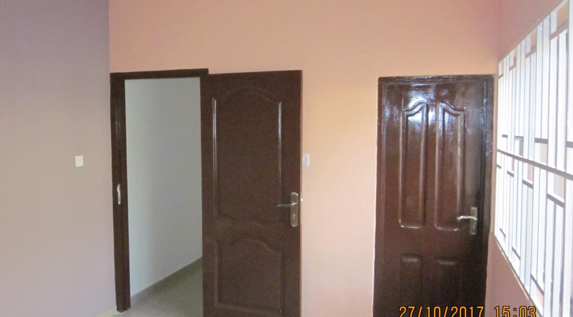 Three bedroom house for at Ashaley Botwe e 6